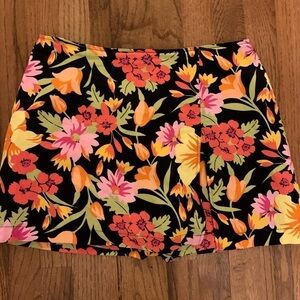 Wrapper shorts (skort) in floral design, size 9